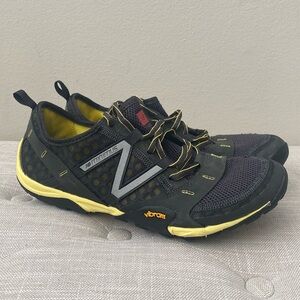 New Balance Minimus Men’s size 9.5 2E